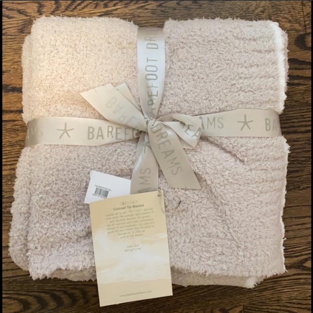 Barefoot dreams blanket - NWT